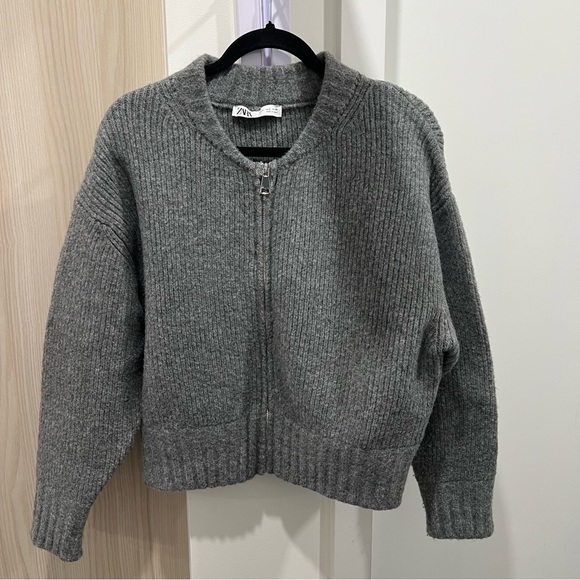 Zara Sweaters - Zara Gray Knit Bomber Sweater